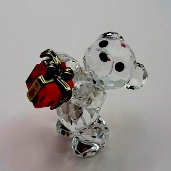 Swarovski Kris Bear – “A Gift for You” – 905788 Retired Crystal Figurine - Picture 1 of 12